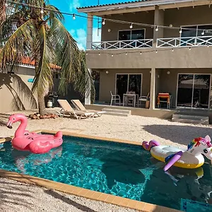 https://caribbean-oasis-apartments.comcaribbean.com
