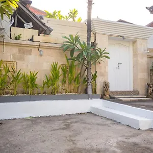 Lily , Seminyak Endonezya
